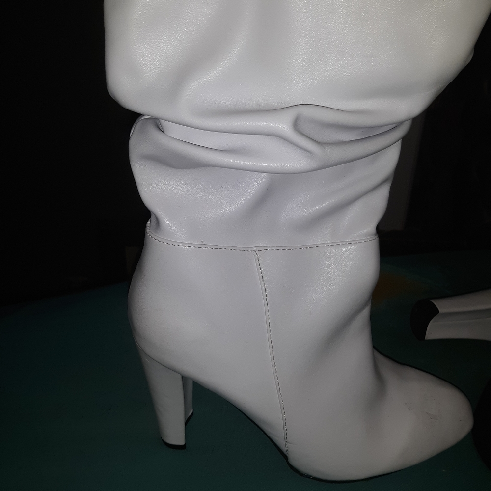 Boots - Picture 3 of 3